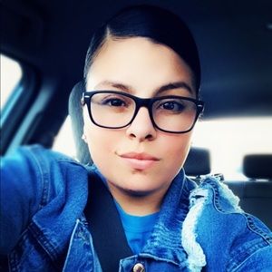 Meet your Posher, Monica